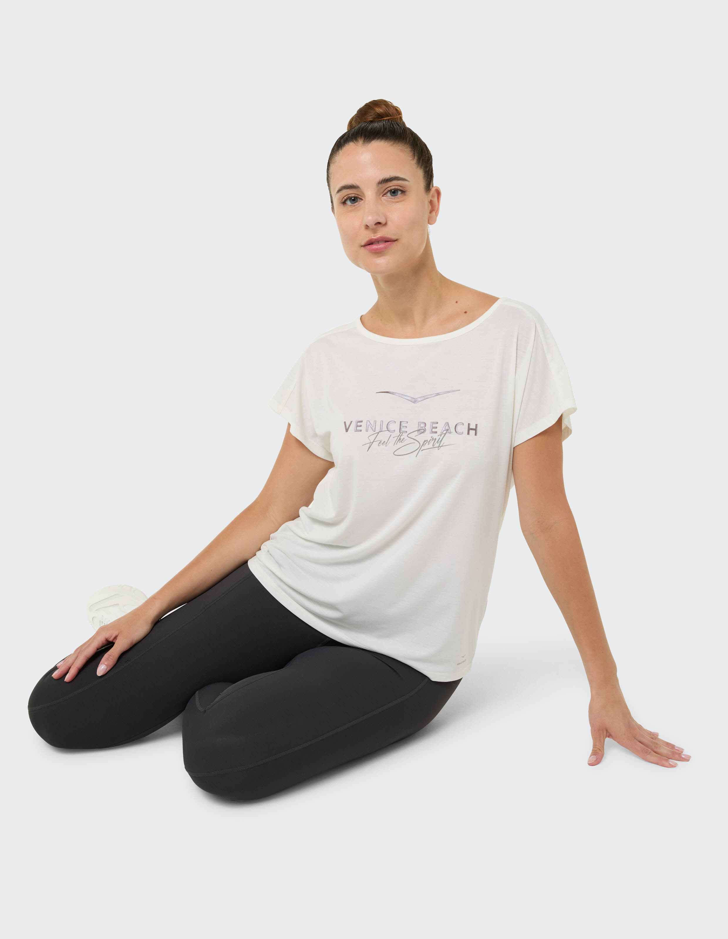 VB_Tia 1035 01 T-Shirt