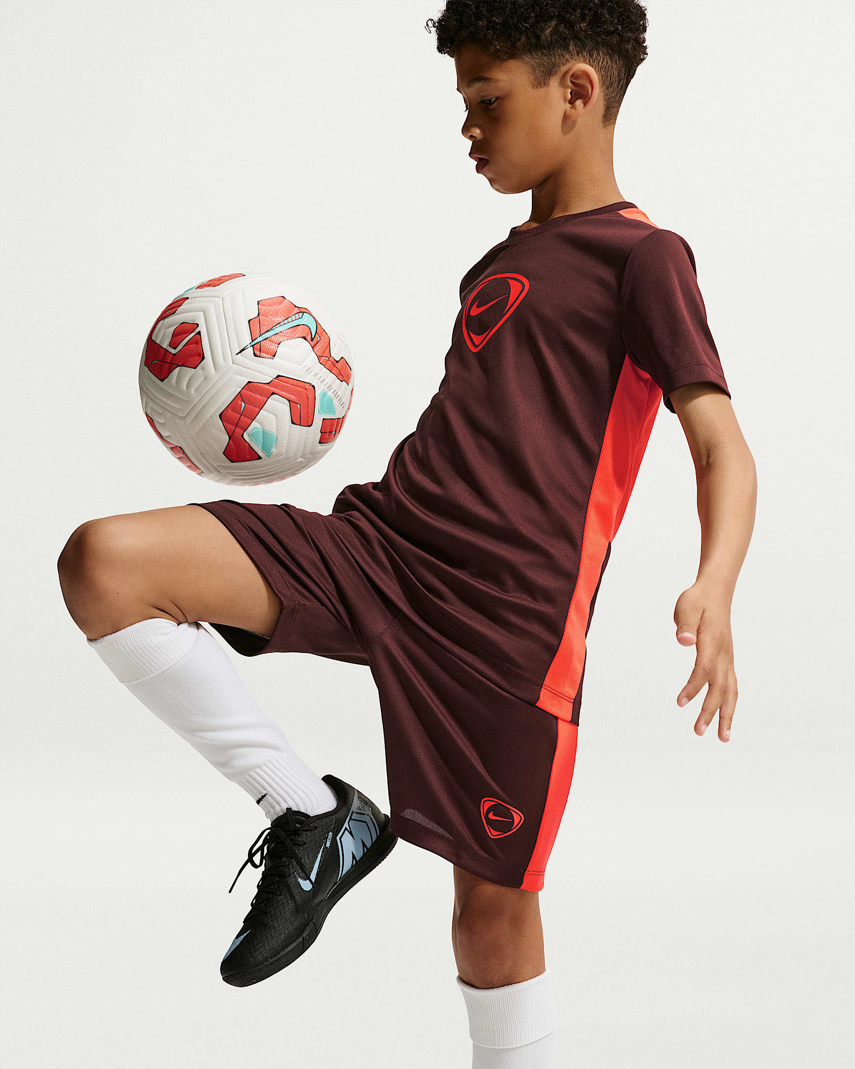 Nike Academy+ Dri-FIT Fußballshorts (ältere Kinder)
