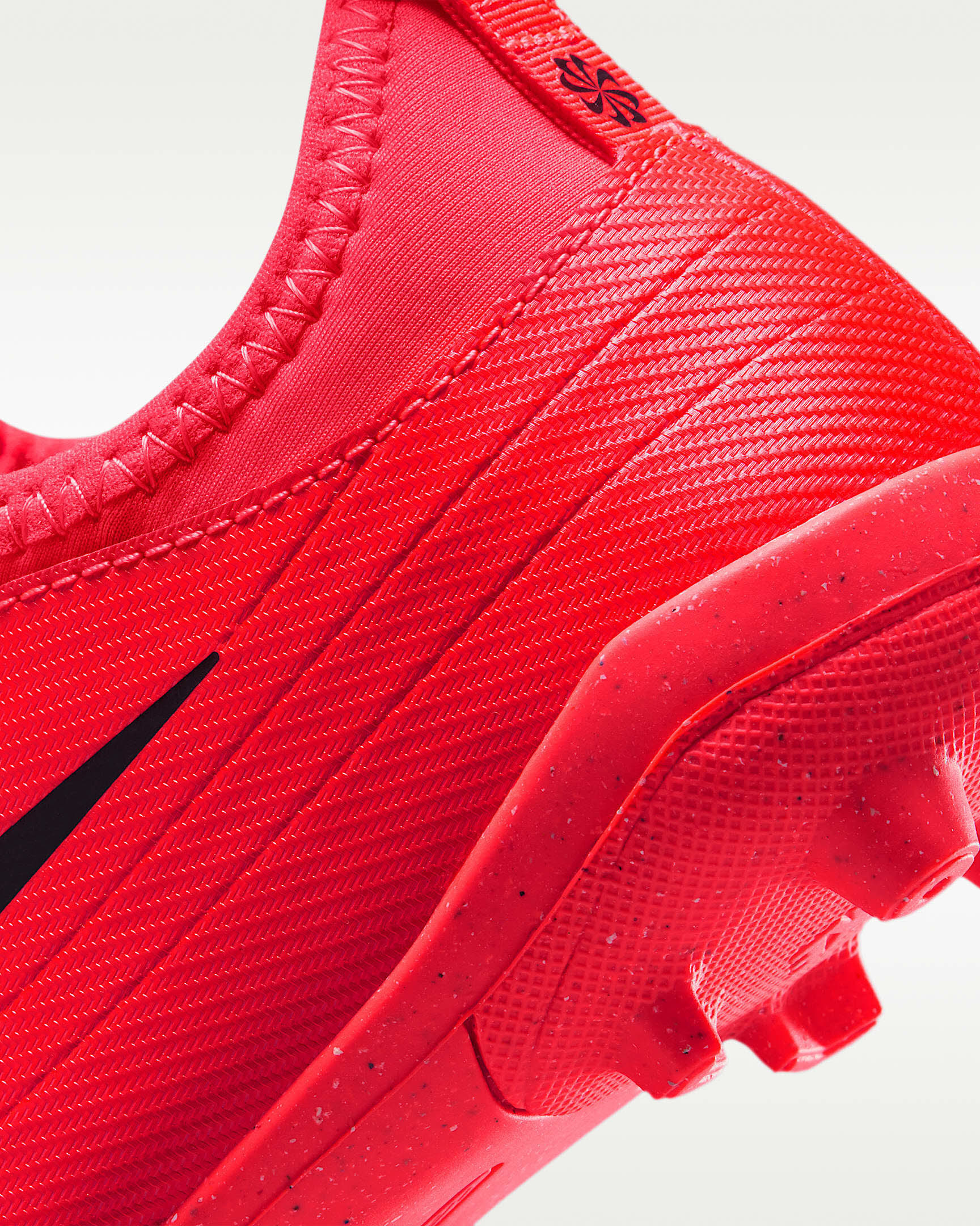 Nike Jr. Mercurial Vapor 17 Club Low-Top-Fußballschuh für verschiedene Böden für jüngere Kinder