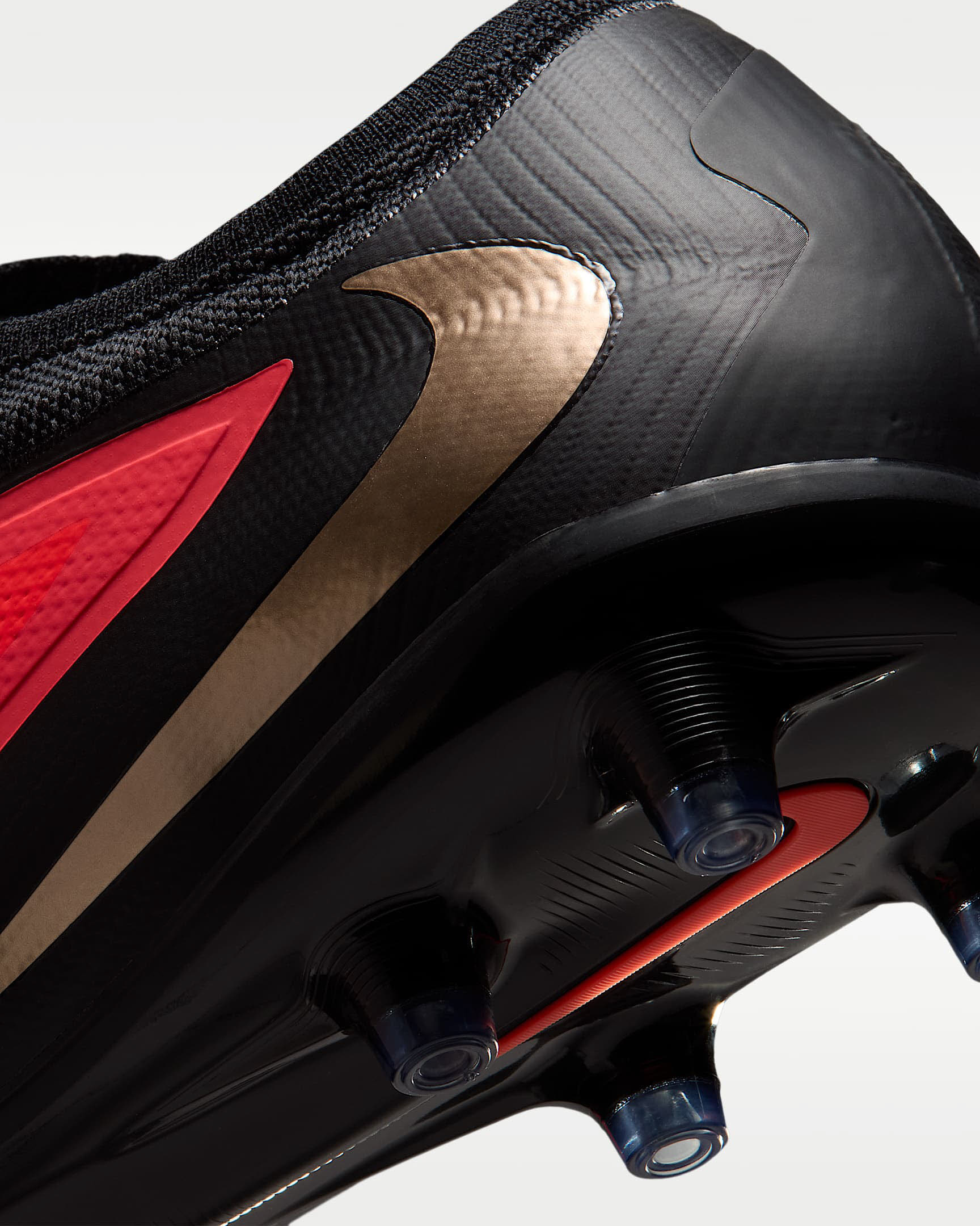 Nike Phantom 6 Low Pro Fußballschuh für Kunstrasen
