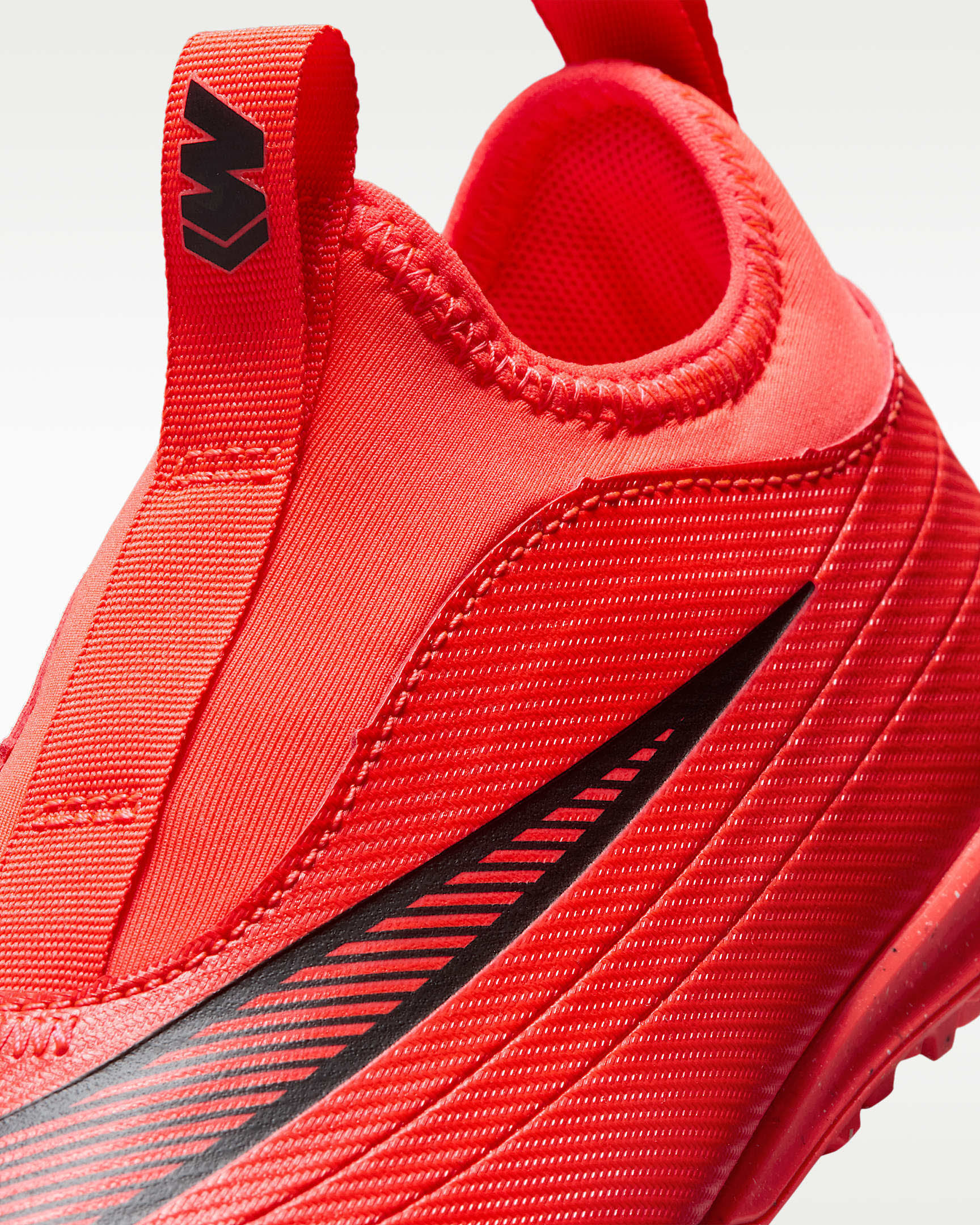 Nike Jr. Mercurial Vapor 17 Club Low Top Fußballschuh für Turf für jüngere Kinder