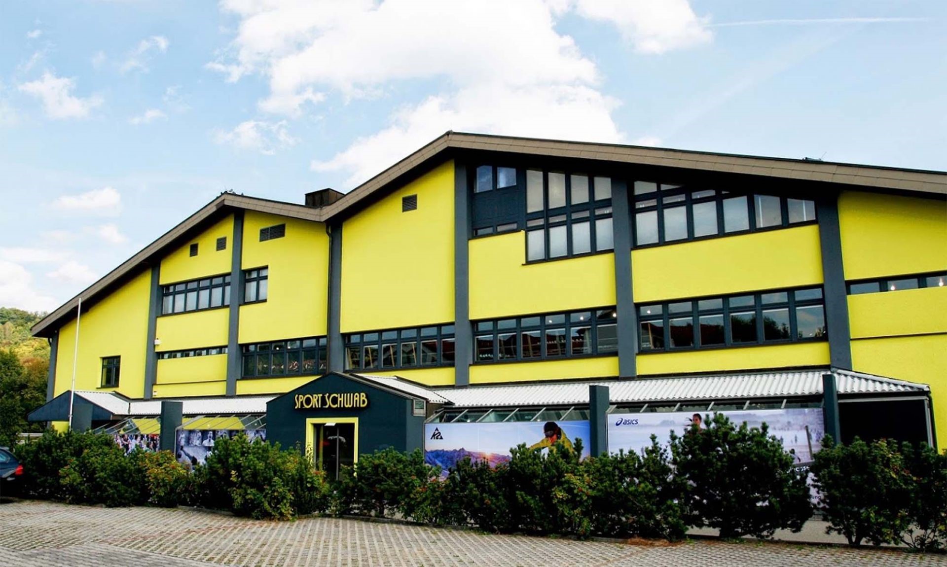 20250630_STARTSEITE_HAUS Sport Schwab Winterbach Gebäude