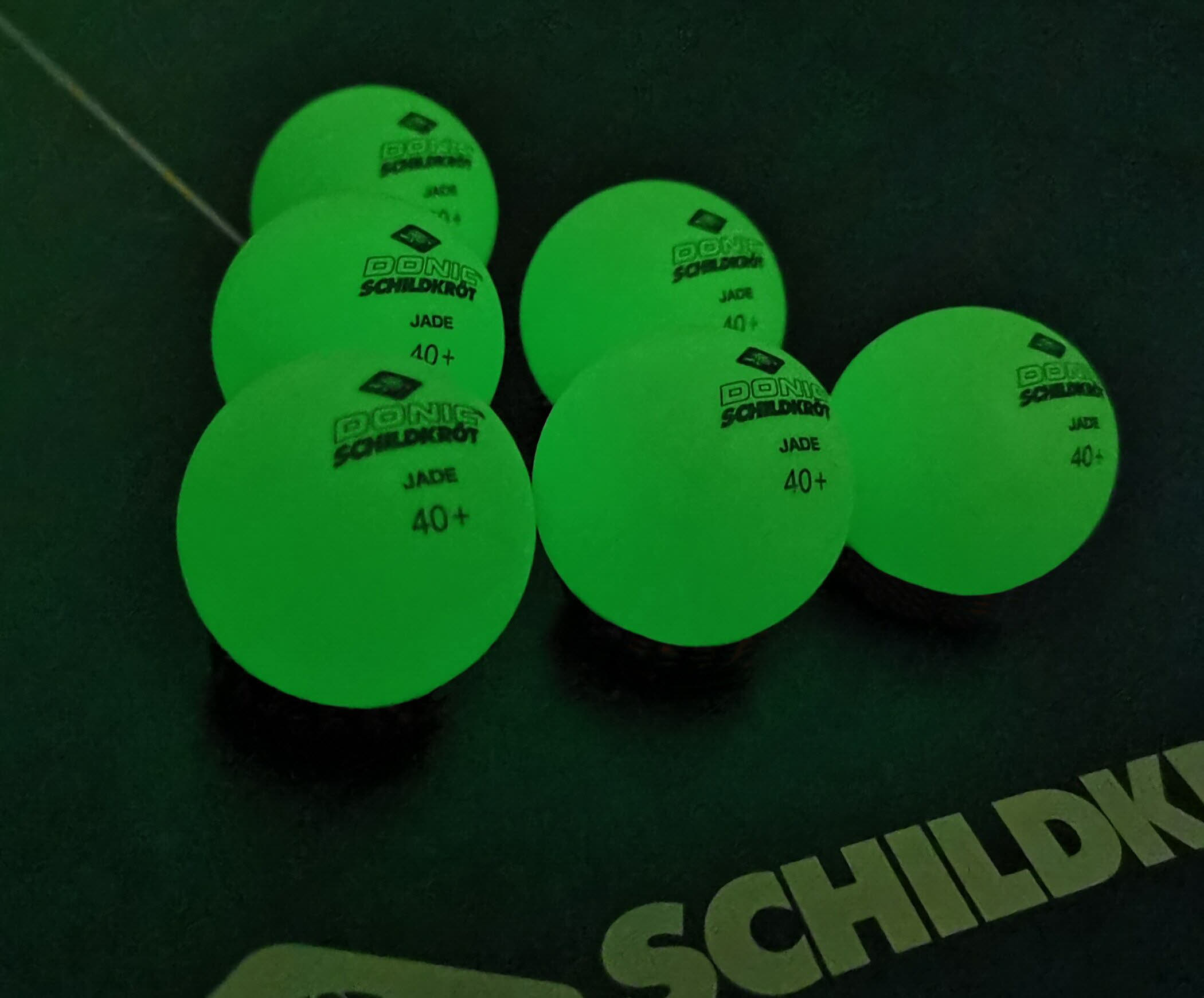 Donic-Schildkröt Tischtennisball Glow in the Dark, 6 floureszierende Bälle in Poly 40+ Qualität