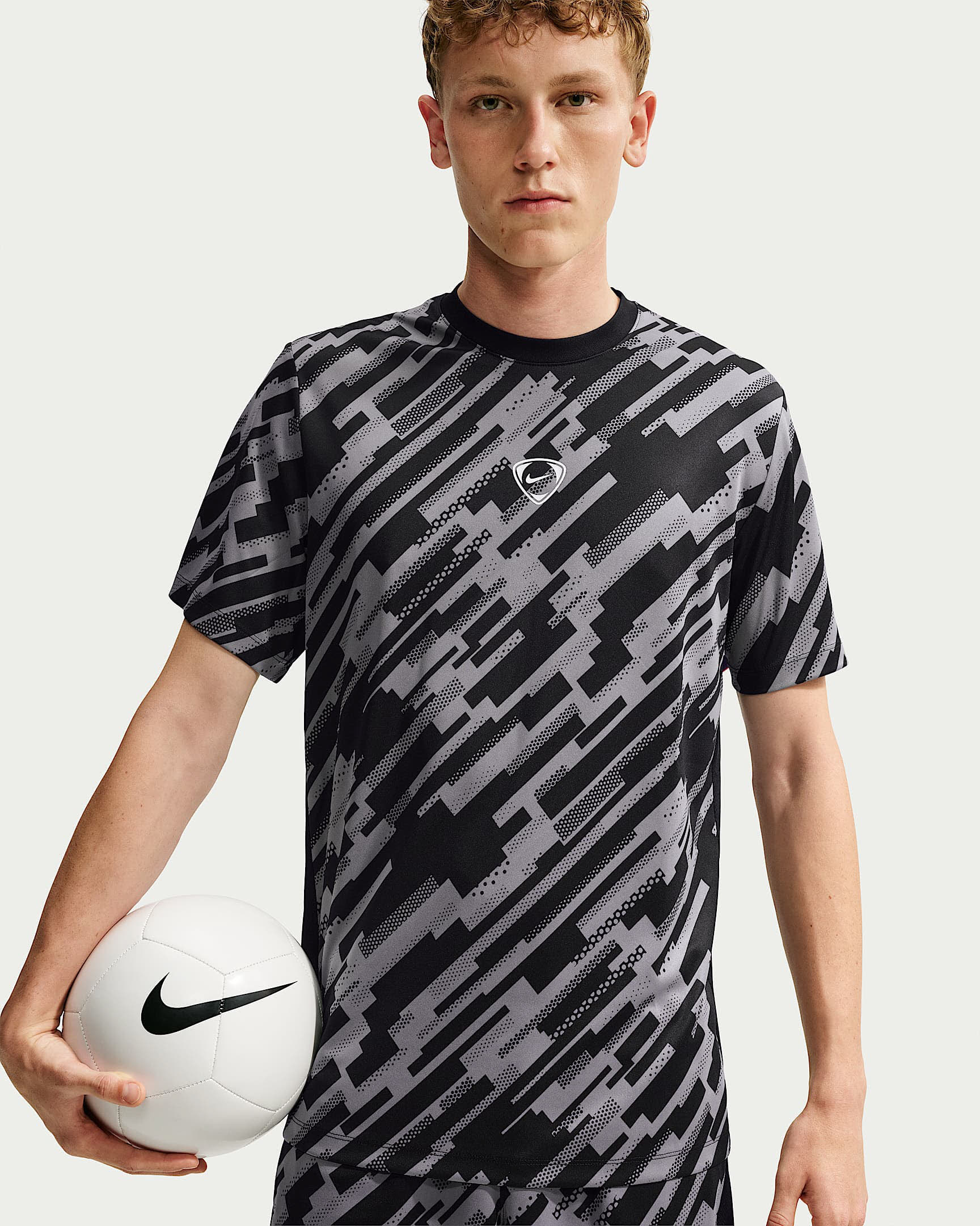 Nike Academy+ Dri-FIT Kurzarm-Fußballoberteil für Herren