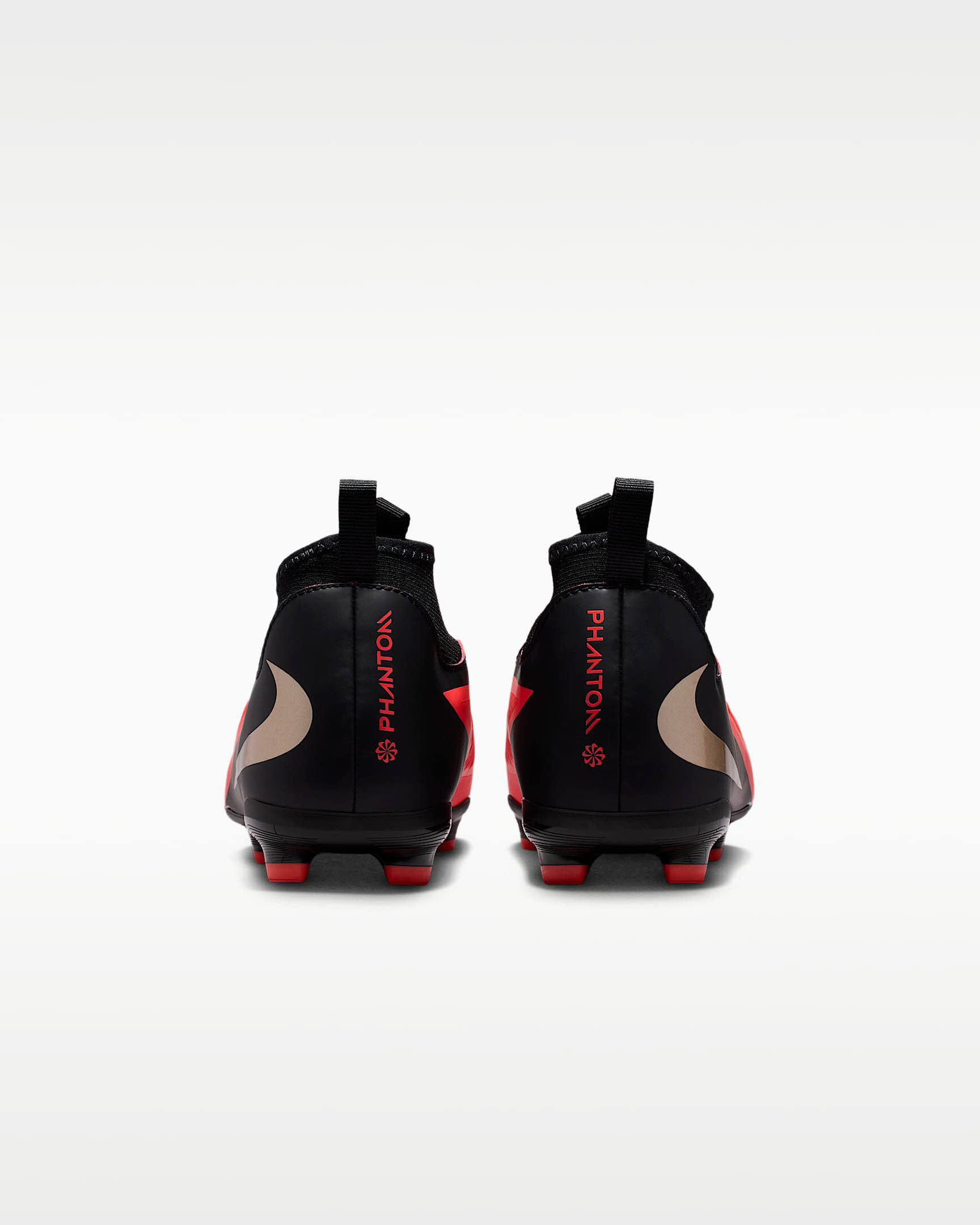 Nike Jr. Phantom 6 High Academy Fußballschuh für verschiedene Böden für ältere Kinder