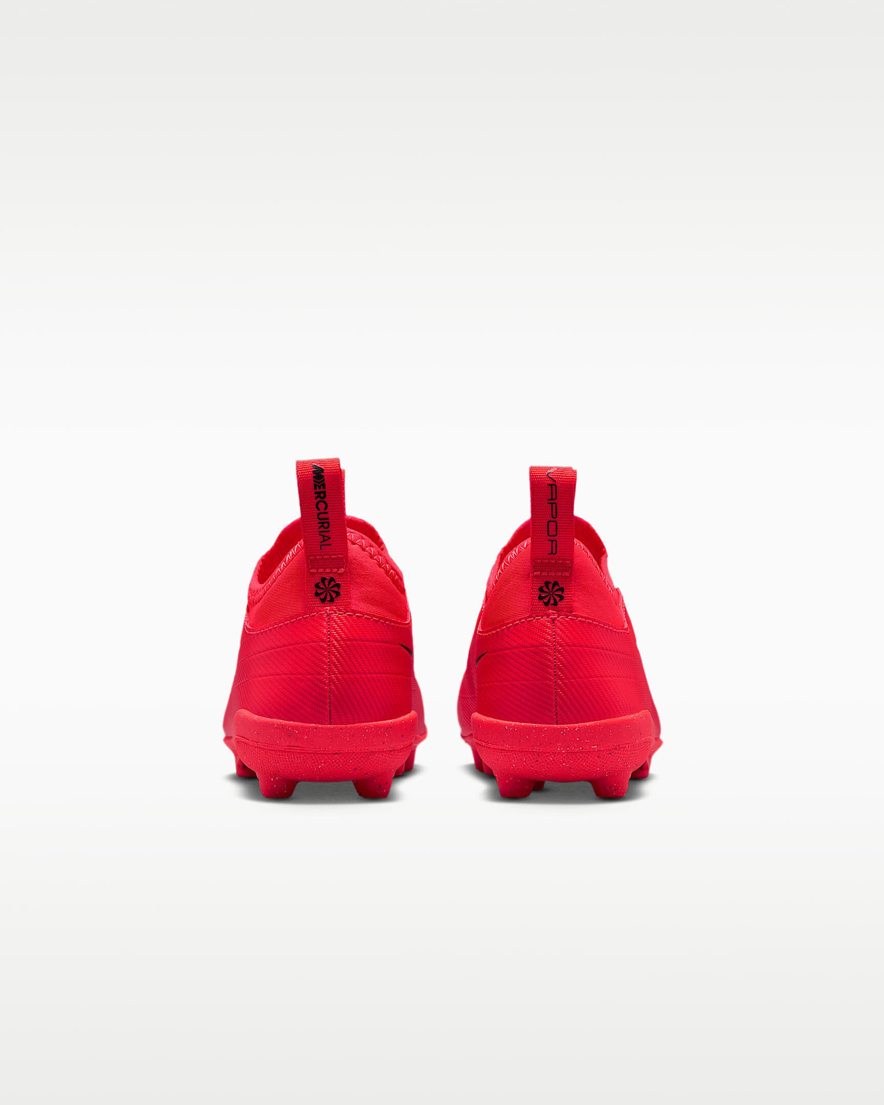 Nike Jr. Mercurial Vapor 17 Club Low-Top-Fußballschuh für verschiedene Böden für jüngere Kinder