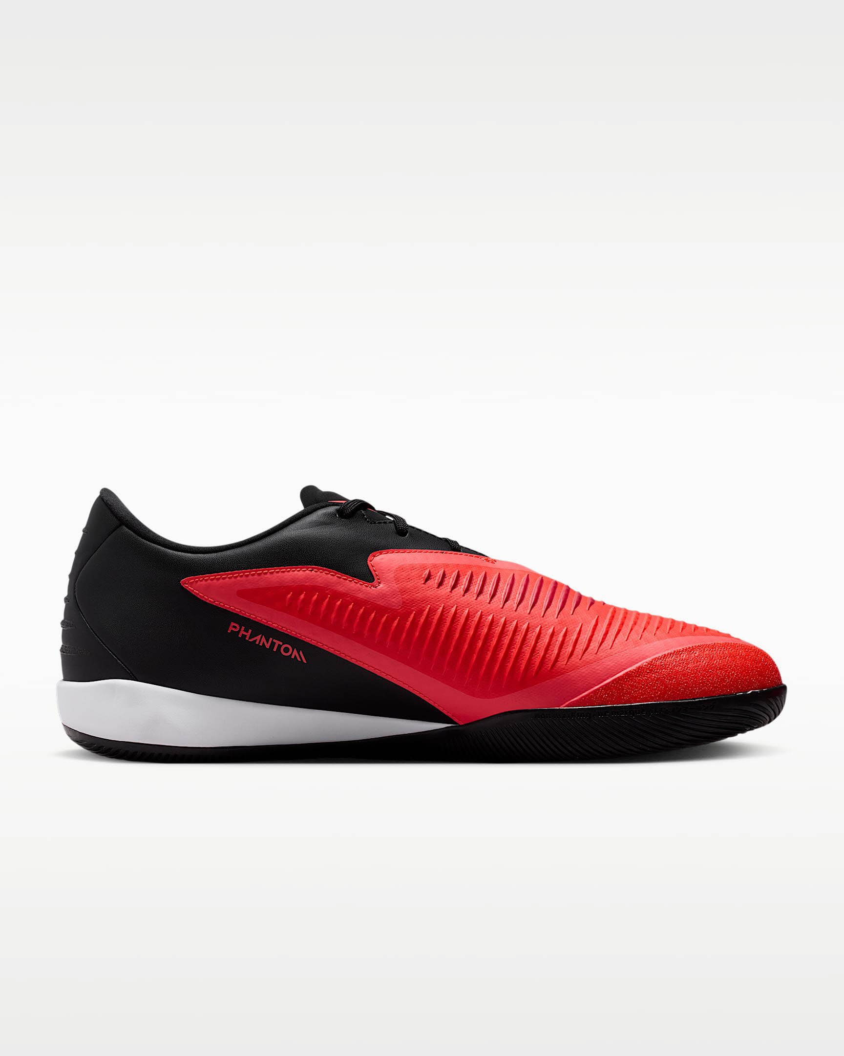 Nike Phantom 6 Low Academy Fußballschuh für Hallen- und Hartplätze
