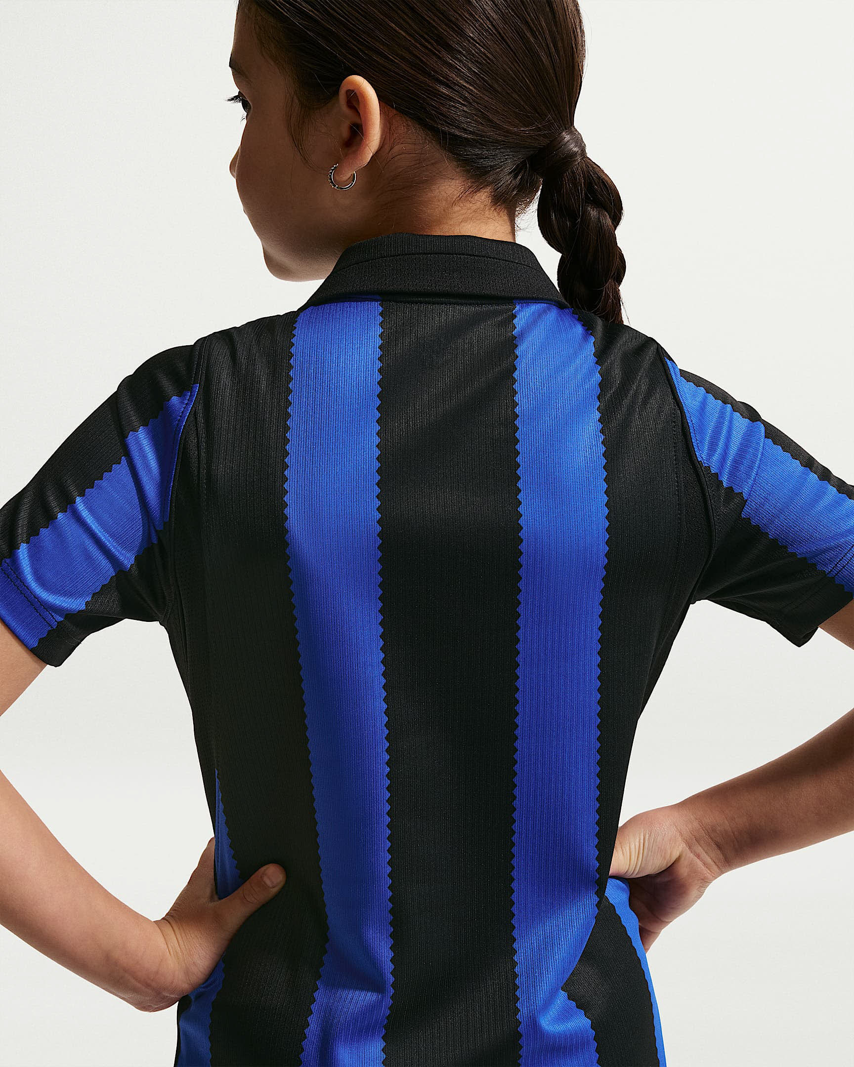 Inter Mailand 2026/27 Stadium Home Nike Dri-FIT Replika-Fußballtrikot (ältere Kinder)