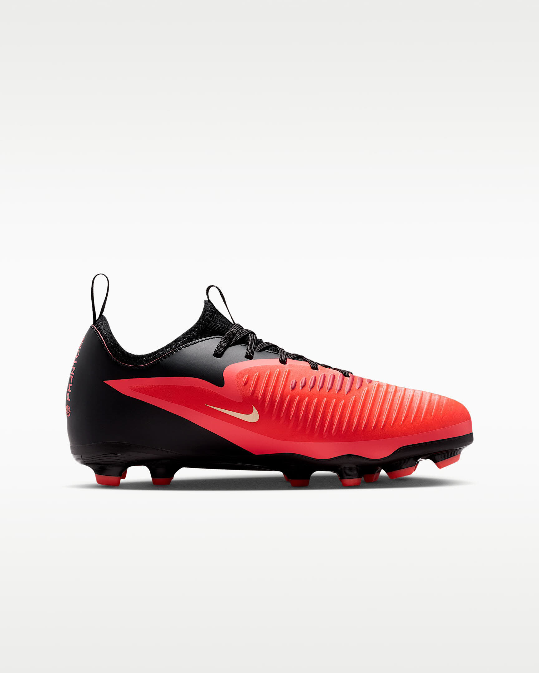 Nike Jr. Phantom 6 Low Academy Fußballschuh für verschiedene Böden für ältere Kinder