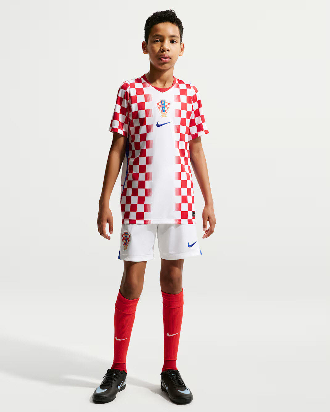 Kroatien 2026 Heimspiel Nike Replika-Fußballtrikot mit Dri-FIT-Technologie (ältere Kinder)
