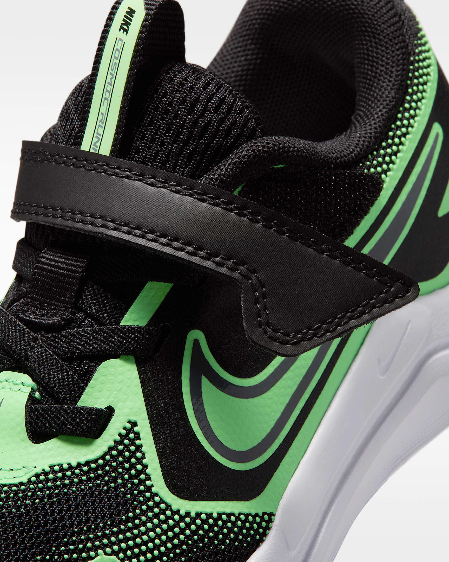 Nike Cosmic Runner Schuh (jüngere Kinder)