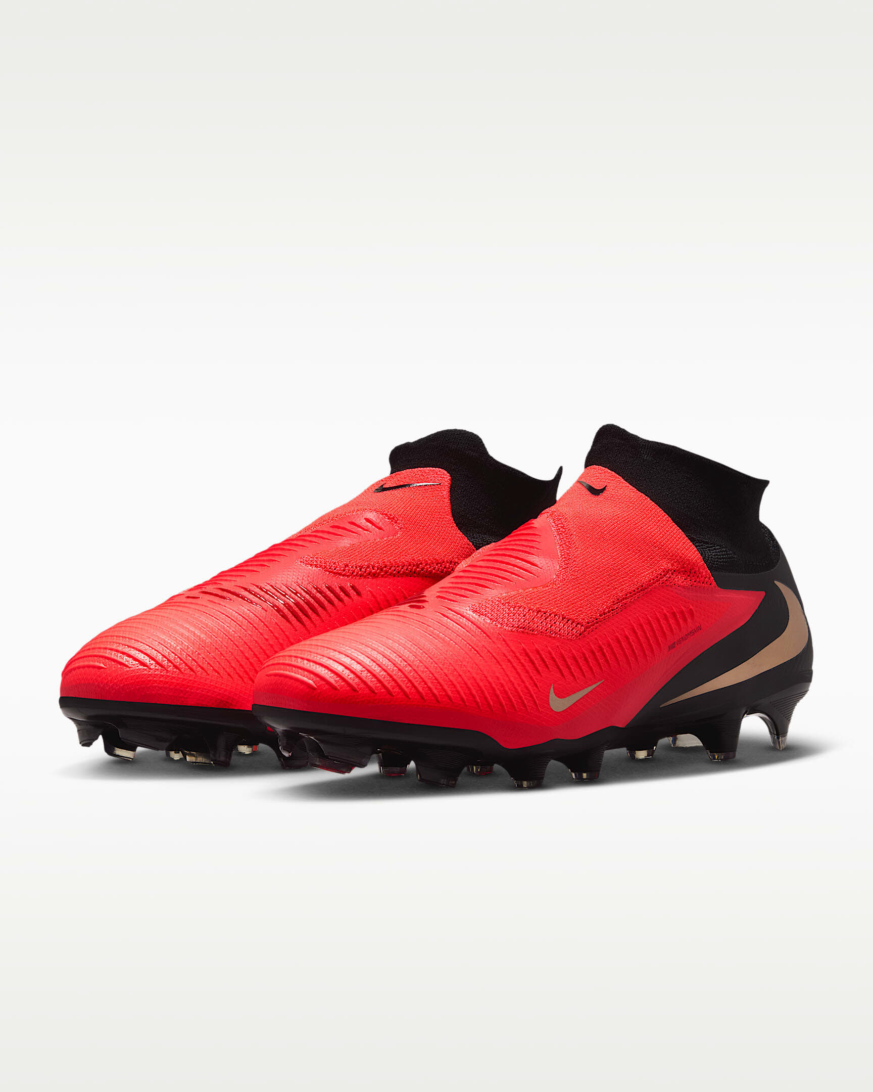 Nike Phantom 6 High Pro Fußballschuh für normalen Rasen