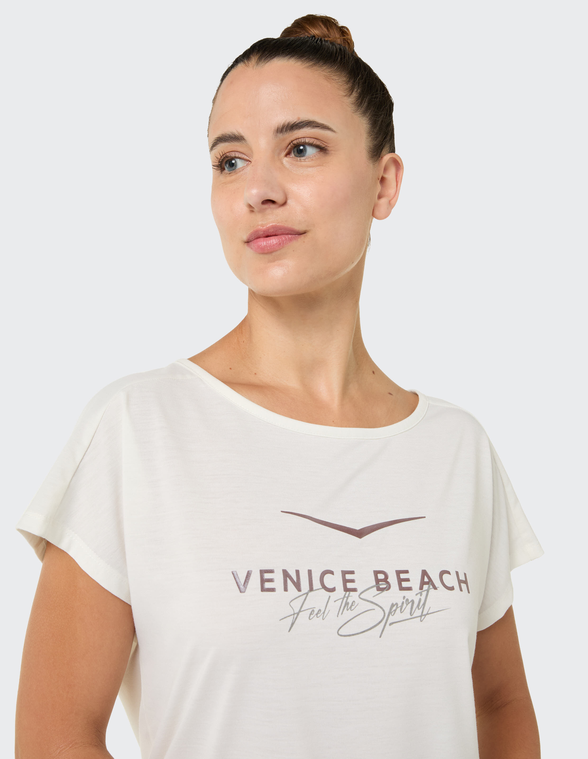 VB_Tia 1035 01 T-Shirt