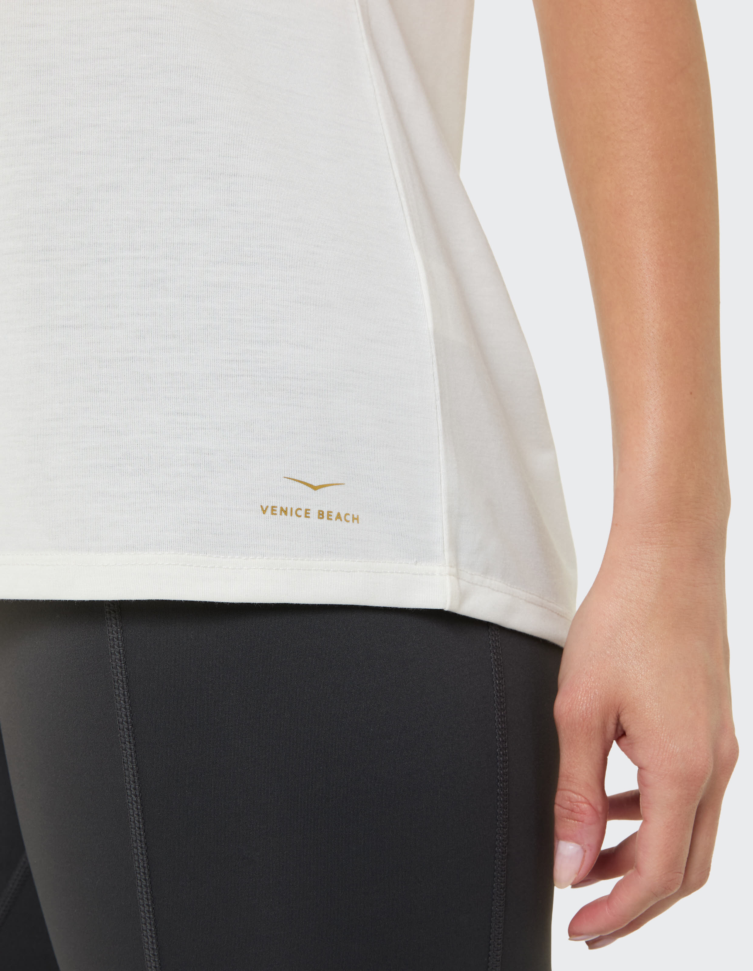 VB_Tia 1035 01 T-Shirt