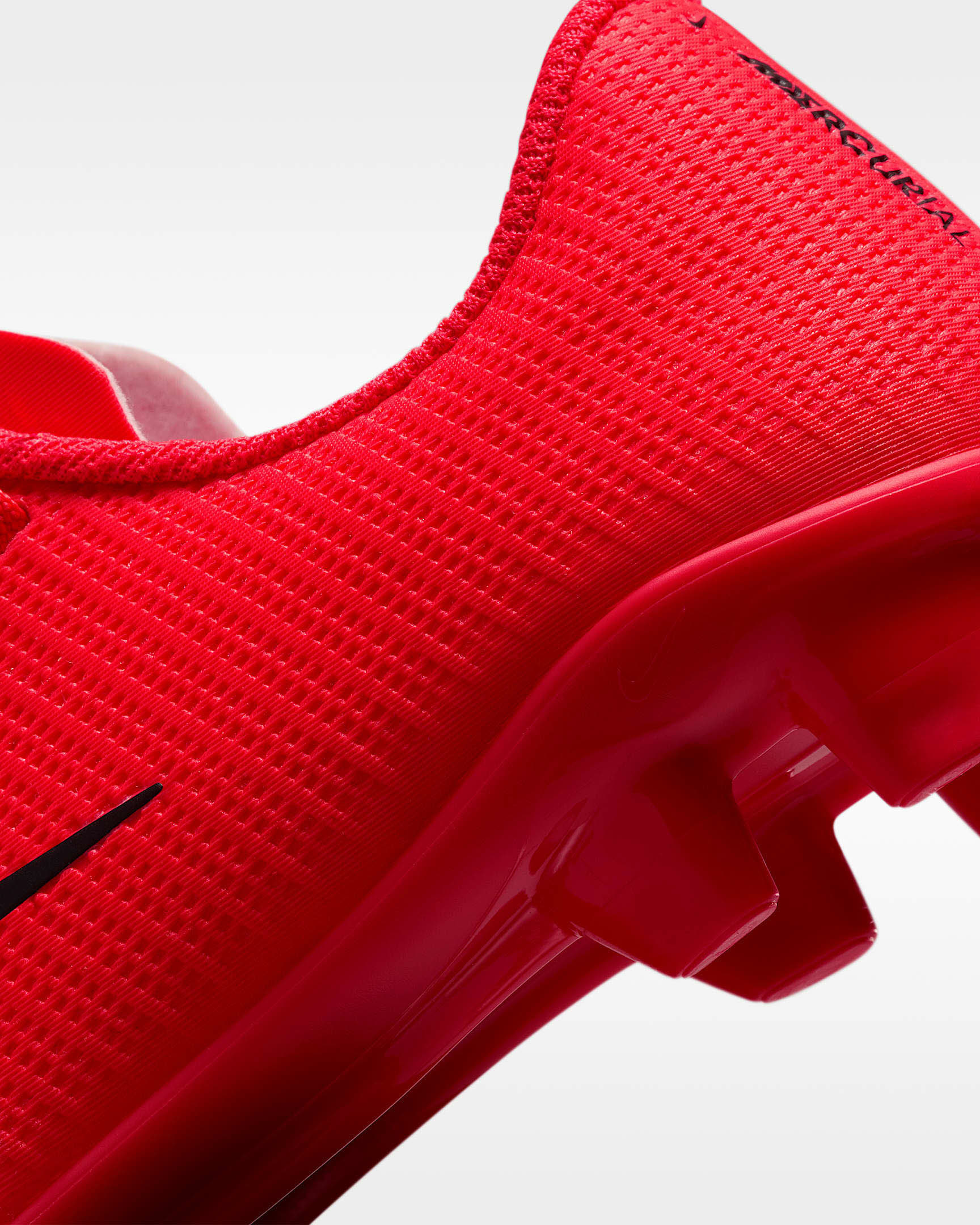 Nike Jr. Mercurial Vapor 17 Club Low-Top-Fußballschuh für verschiedene Böden für jüngere Kinder