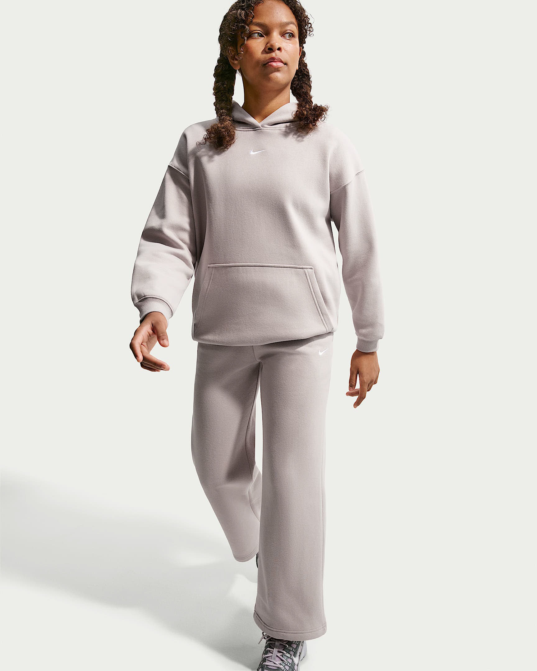 Nike Sportswear Studio Fleece Hose mit offenem Saum (Mädchen)