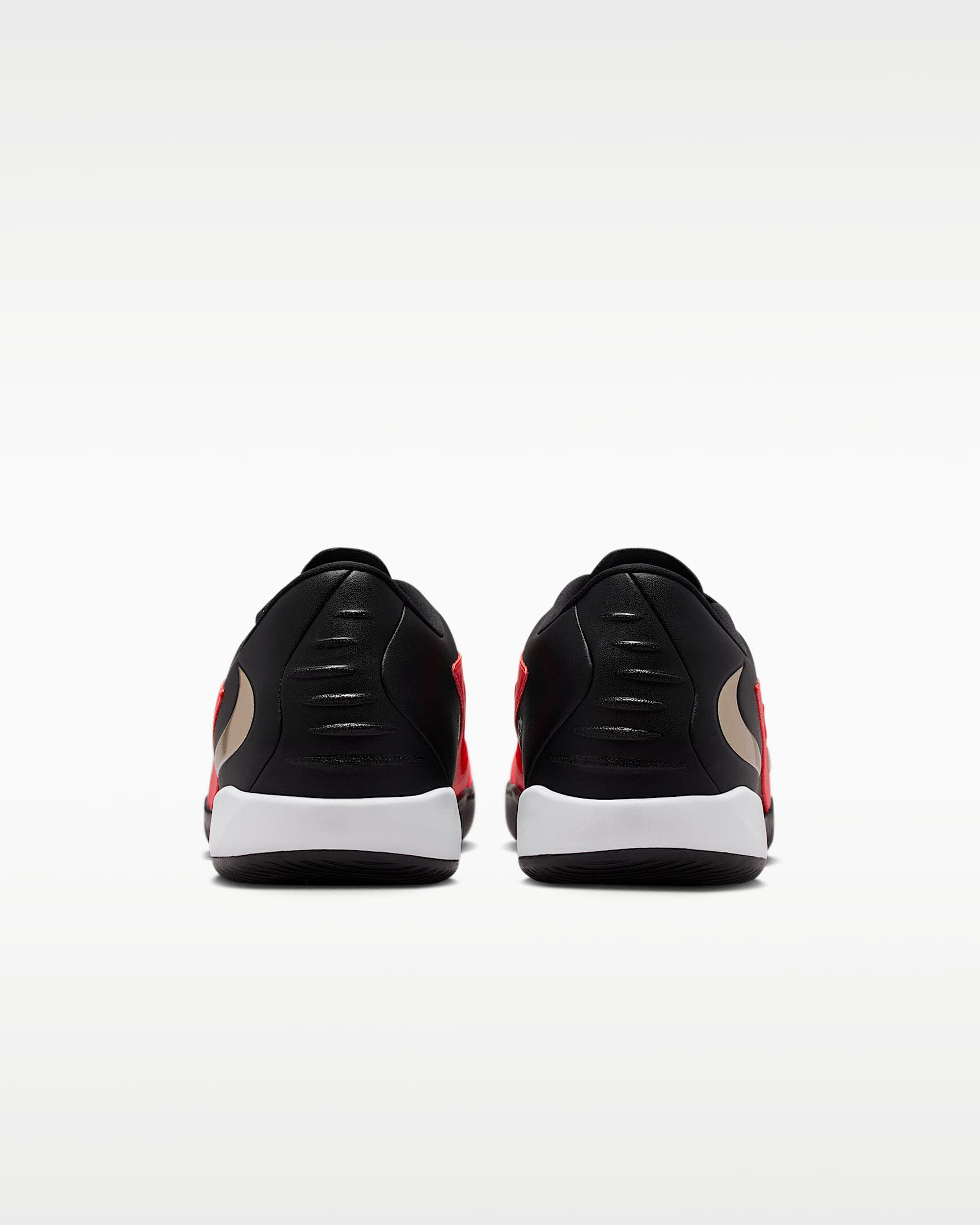 Nike Phantom 6 Low Academy Fußballschuh für Hallen- und Hartplätze