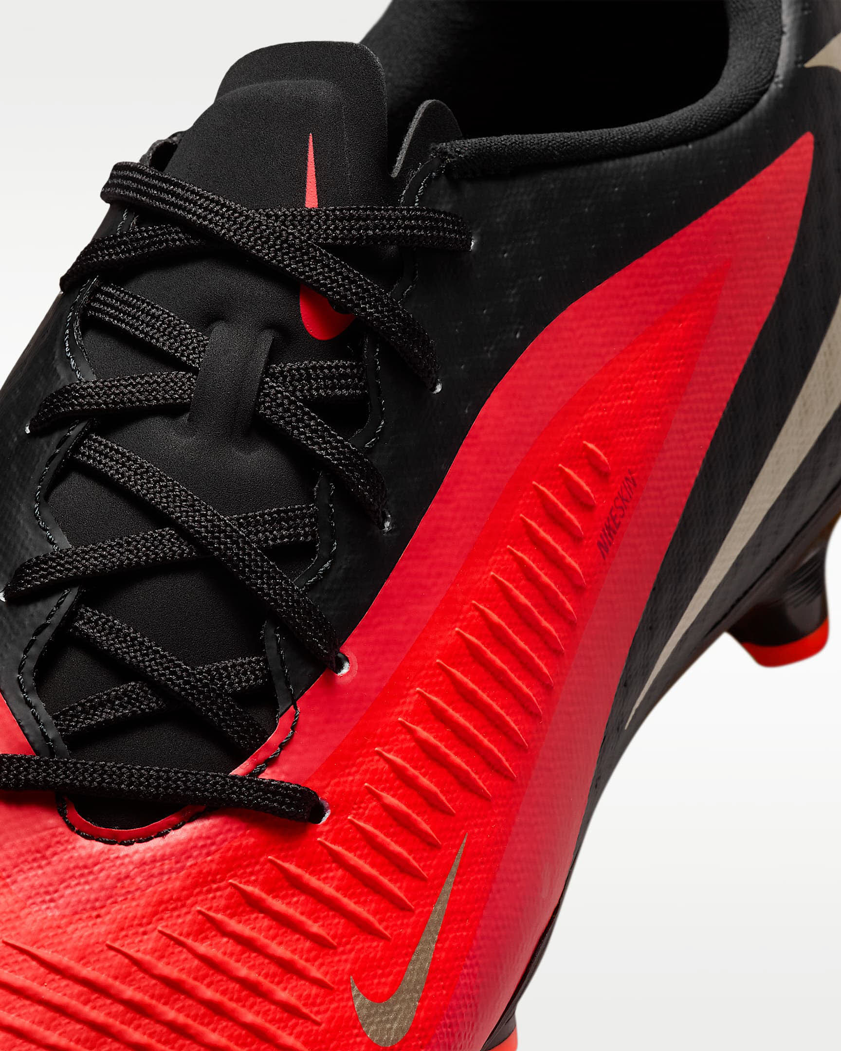 Nike Phantom 6 Low Academy Fußballschuh für verschiedene Böden